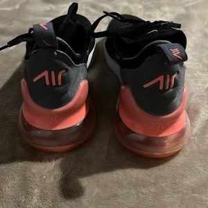 Women’s/kids Nike air max 270 size 7 Youth (9 in women’s)